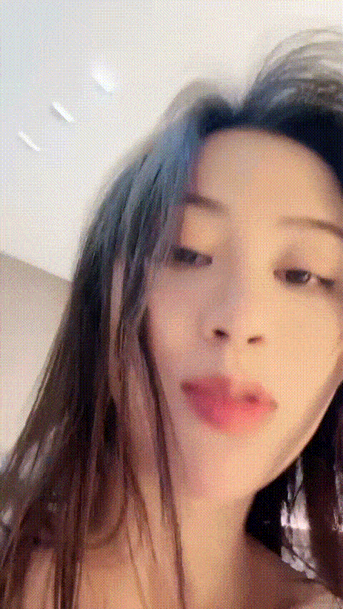 D罩杯美乳御姐！【D杯七七】大奶超漂亮极品身材姐姐 好大好圆的美乳 蜜臀臀 道具自慰 .gif