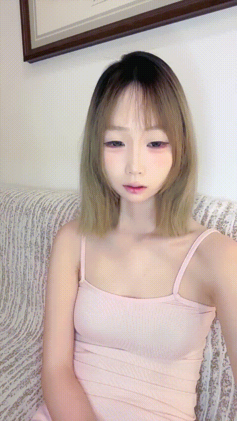 尤物学妹【生椰拿铁加冰】极品奶子粉嫩美鲍 道具自慰白浆渗出罕见无套啪啪 吃鸡后入尿.gif
