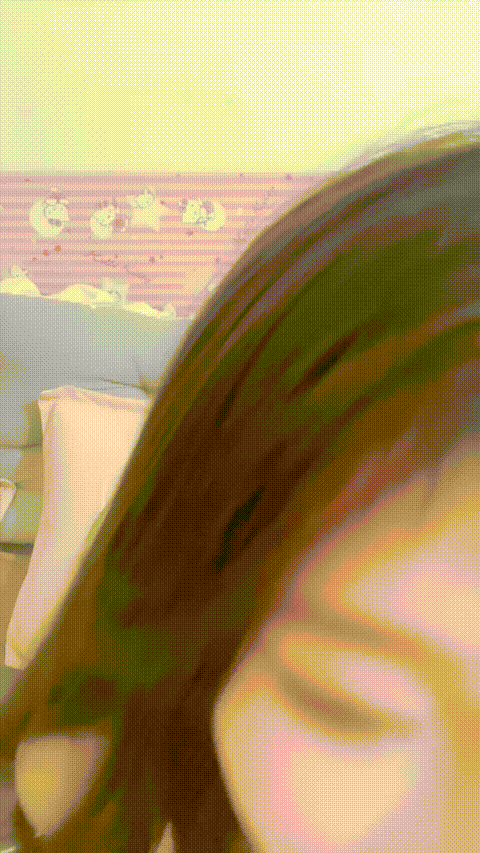 小鱼乖乖 900910319_20251204-033551230_p20_compressed.gif