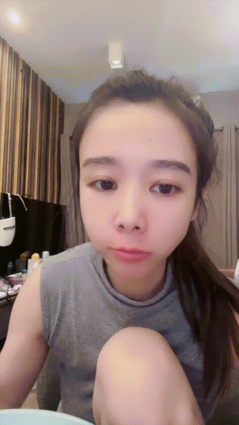 重磅 大绿播下海【美人儿】开年最美女神 大奶挺而翘 长腿翘臀 表浓厚但是逼逼粉嫩 道.gif