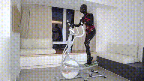 乳胶玩物的椭圆机绝闷运动健身 胶衣 电击156_p60.gif