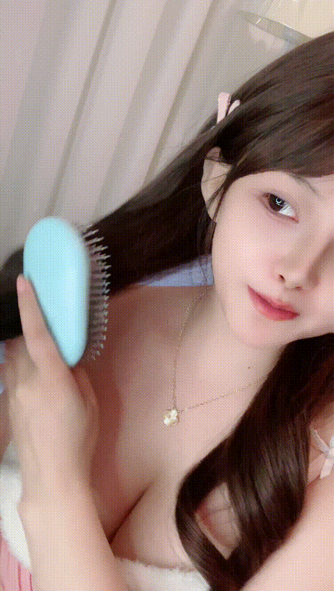 #清纯___7_1__2poy4_p80_compressed.gif