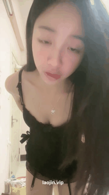 1745938361-07的苹苹很不乖2025-8-5 (2)_start4644s_1s.gif