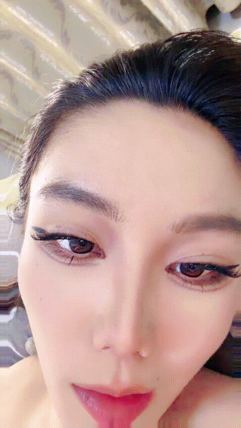 【新人试新货】一龙二凤 随意切换 轮流内射 极品御姐 顶级魅魔 太他妈骚了掐脖子 扇耳.gif