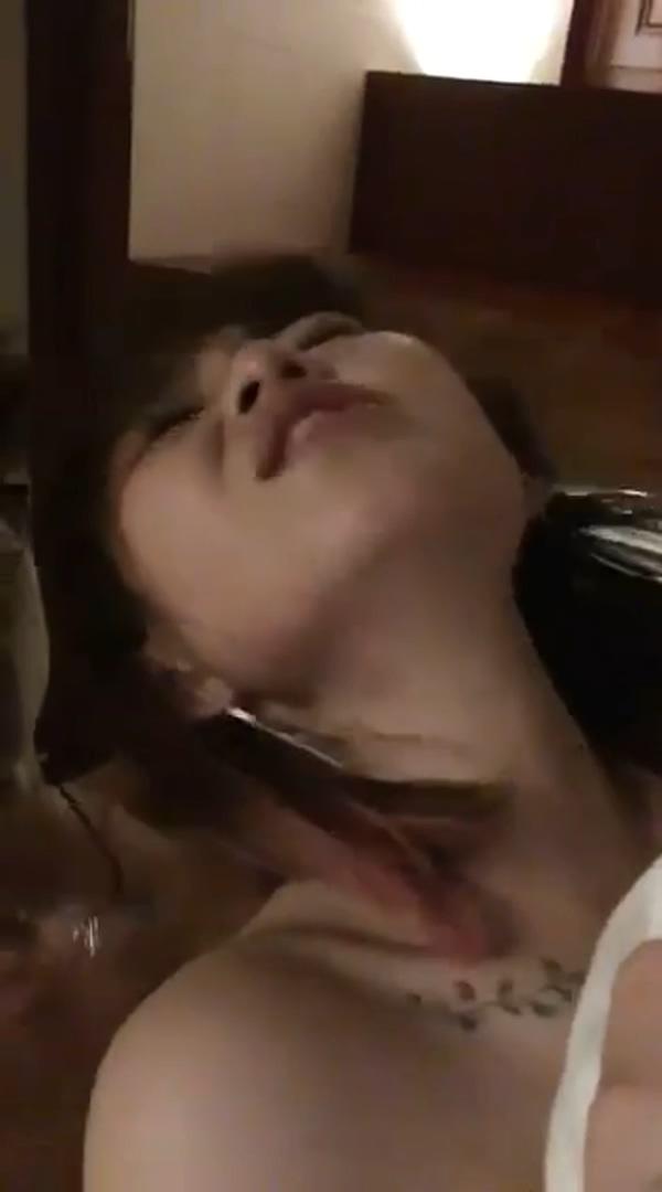 小美女被男友瘋狂後入猛肏 被操的欲仙欲死，那表情絕了.mp4_20260105_172417.673.jpg.jpg