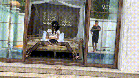 欢乐谷 别墅院子调教下_p60.gif