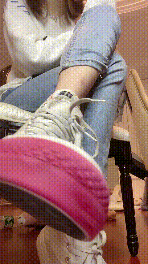 西怡S - 脏帆布鞋棉袜寸止来咯_p5_compressed.gif