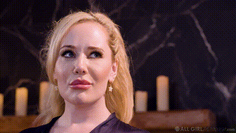 Housewife Needing Bolstering_p5.gif