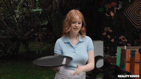 Resort MILF Loves A Squirter_p5.gif