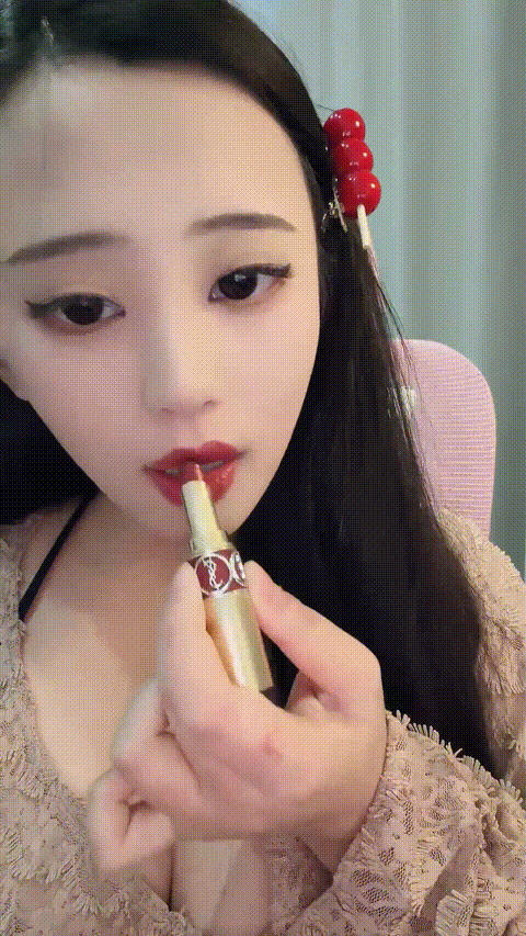 【小鱼糕冷】巨乳空姐 温泉会所 逼毛很多但是逼逼粉嫩 水中无套后入 道具自慰 爽死啦 .gif