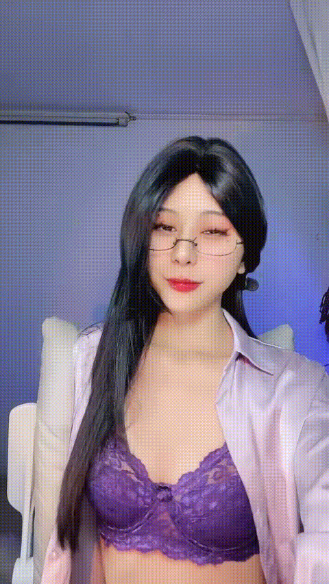 蘸点蜜桃酱_20260210_211502_p5_compressed.gif