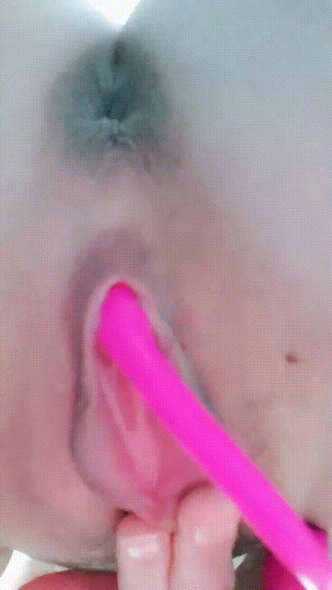 七彩虹主播 【浅夹哥哥的心】高颜值眼镜骚妹_跳蛋塞逼_身材十分哇塞_3_p20.gif.gif