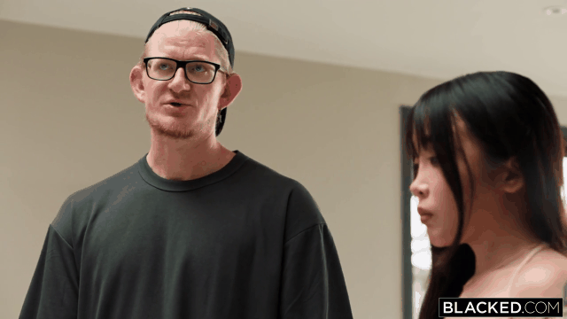 Tattooed Babe Trades BF For BBC_start121s_1s.gif