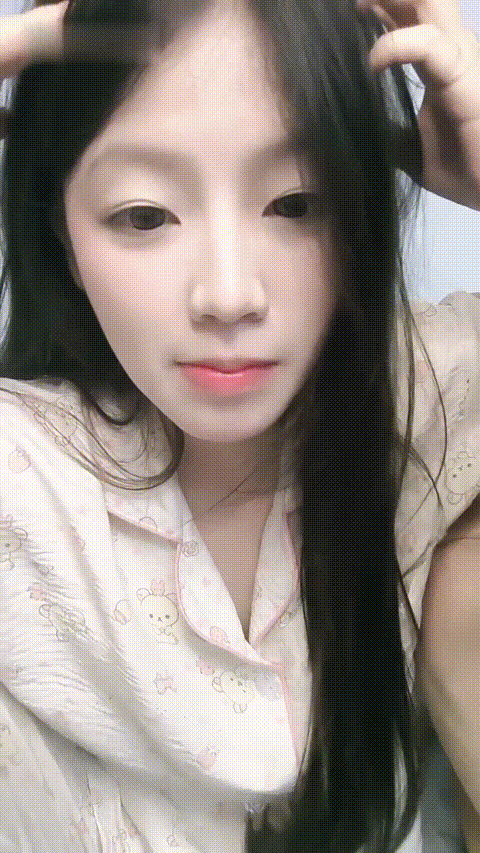 你的小月月 508370492_ 1211-012242 00_27_50-_p5_compressed.gif