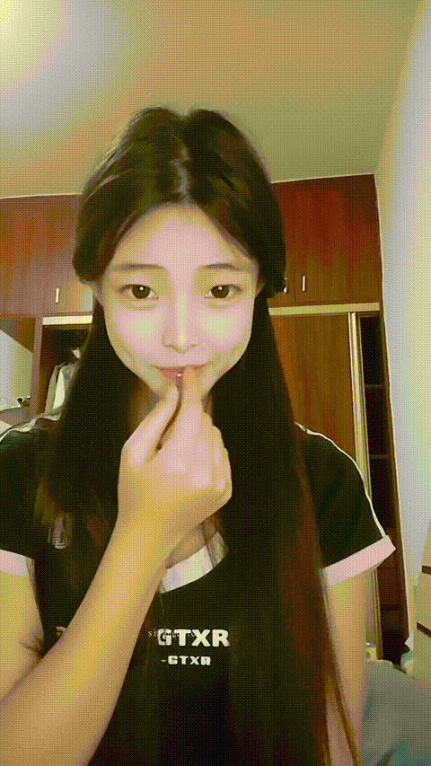 【小草莓】身材堪称完美的学生妹！直播大秀_绝对顶级_1_p20.gif