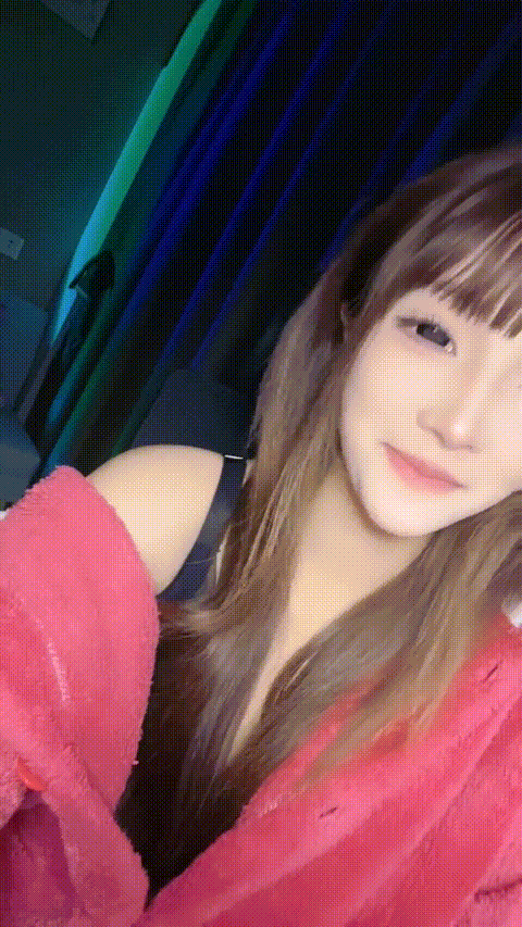 重磅尤物推荐【07阿茶吖】百年难得一见的自慰啪啪大秀 舔逼吸淫水无套啪啪喷水爽 跳蛋.gif