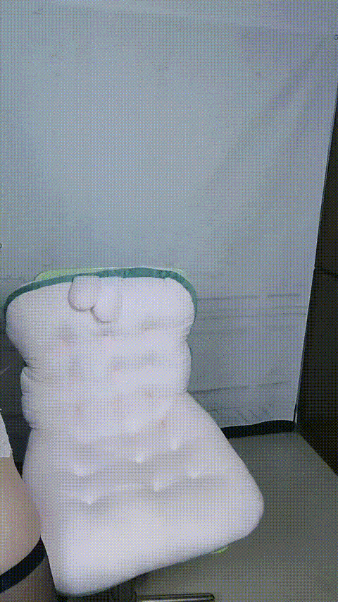 【少萝小甜甜】新晋少女，道具自慰_美穴特写_现在的女孩发育太好了_442_p60 (2).gif.gif