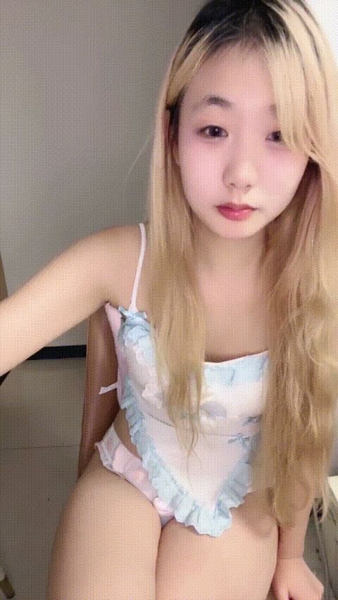失眠小羊绿播_1229134676_20250811-223738 01_46_16-_p5_compressed.gif