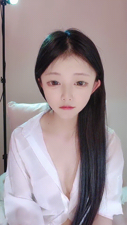 超人气学妹【小奈美美】绝品尤物 大屁股嫩穴 美乳长腿性感女神 超强尺度大屌狂插抠逼.gif