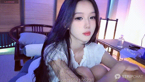 树屋灵灵lucy1811_stripchat_极品福利姬美女_ _01_19_直播视频福利_2_p5.gif