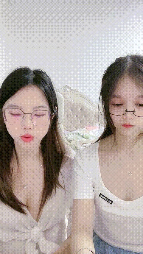 学生姐妹花_蜜桃_tro3w_p80_compressed.gif