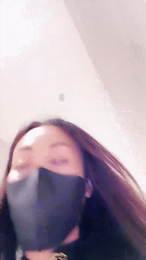 名媛极品黑丝御姐【小夭儿】商场户外~丝袜高跟~跳蛋狂震喷水2_p40_compressed.gif.gif
