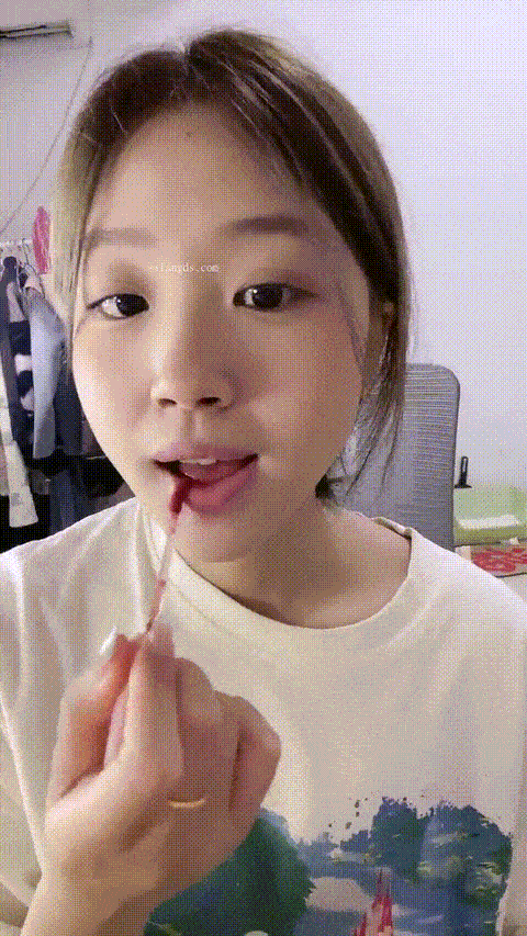 粉嫩嫩少女_ 0531-012746-495504_p20 (2).gif