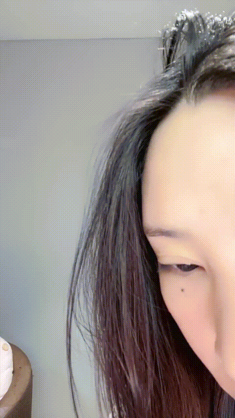 舞蹈系女神【茜茜】人美尺度大 完美腰线 特别是大长腿太完美了 大鸡巴道具爆插喷尿146.gif