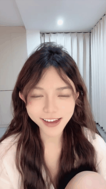 闪闪发光的小嫩逼 绝对天花板的女神 人美逼嫩【咪咪酱】脱光光大秀_start200s_1s.gif.gif