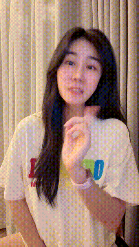 【小碧晨】巨乳尤物神似张碧晨揉奶掰穴道具狂震_8_p40.gif