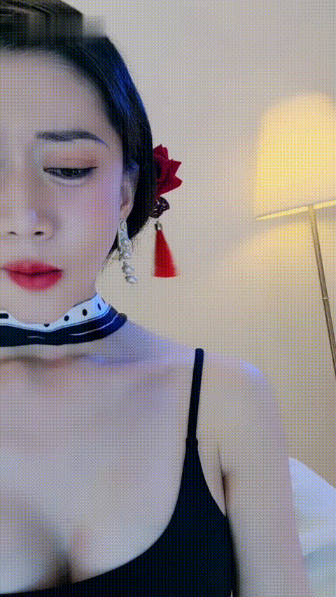 月云边 1979438992_20251017-233412_p5_compressed.gif