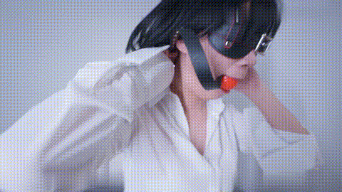 120【丝米】《我的兄弟是个伪娘M》趁我不在家，我的兄弟偷偷换上OL女装，肉丝+红底高.gif
