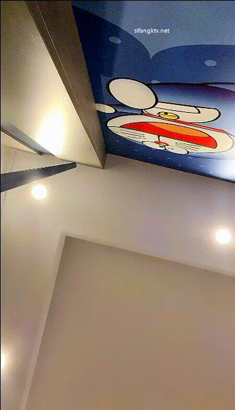 papa20220808_00_06_48_804_00_18_37_099_seg2_p40_compressed.gif