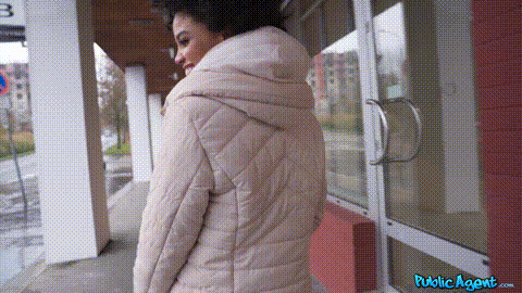 Cute Brazillian has cashflow problem_p5.gif