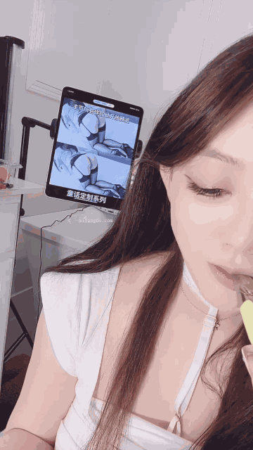 mp4_ (3)_start3976s_1s_compressed.gif