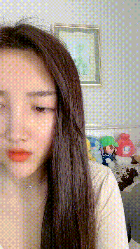 #平面允儿__3_1_p60_compressed.gif