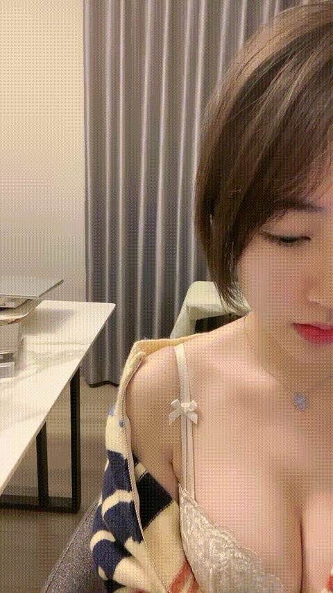 #崽崽儿___11__05ado_p60_compressed.gif