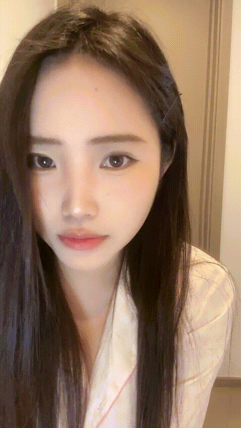 G奶女神【月亮躲在云朵】这个大蜜臀 是最好看 最舒服的 馒头美鲍自慰喷水_p5_compress.gif