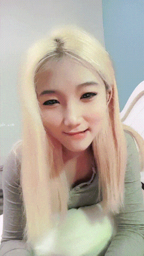 【淼淼】高颜值金发小妹妹！害羞开收费脱光光美呆了！_4_p60 (2).gif