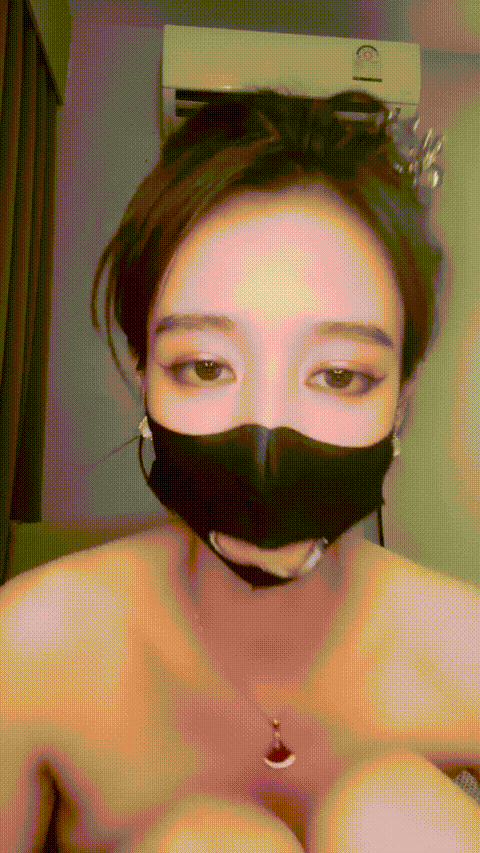 尤物推荐【美人儿】逆天女神 颜值身材吊打网红明星 美到Z息 绿播下海 全裸下厨 跳蛋.gif