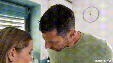 Step Daughter Makes Up For Mom's Bitchy Attitude_p5.gif