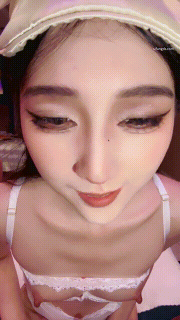 【菠萝吹吹】超美校花! 母狗属性主动吃鸡舔脚骑乘 啪啪内射 喝尿 太爽啦 叫声很销魂 (.gif