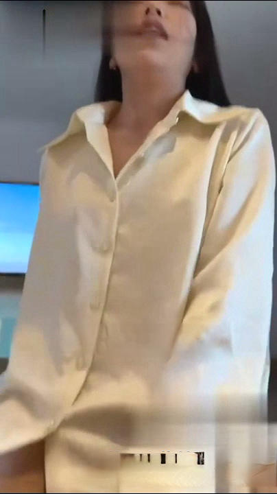 职场丽人私下淫态彻底暴露_身穿制服主动骑乘大屌榨精_江苏南京银行职员李丹丹性爱视频.jpg