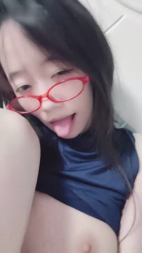 呆萌小瑶_20260211_235111_p5_compressed.gif