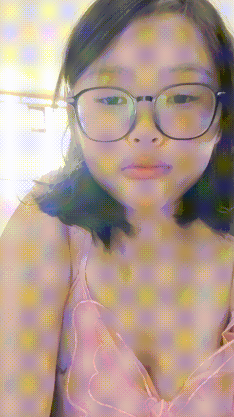 【西安水多多】眼镜学妹 巨乳肥臀 黄瓜抽插 道具自慰 (5)_p60_compressed.gif.gif