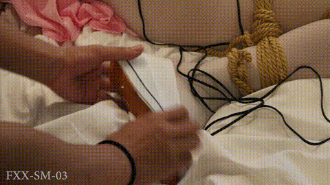 今日黄片_ FXX_FXX_SM_03_走绳这种酷刑_站着走是不是有点对酷刑二字不大尊重？_第二部.gif