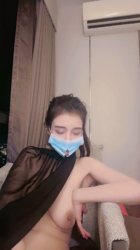 尤物推荐【美人儿】逆天女神 颜值身材吊打网红明星 美到Z息 绿播下海 全裸下厨 跳蛋.gif