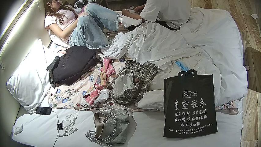 d-⭐酒店偷拍高校眼睛婊半推半就被一秒脱内插入变淫娃.mp4_20260531_172539.600.jpg.jpg