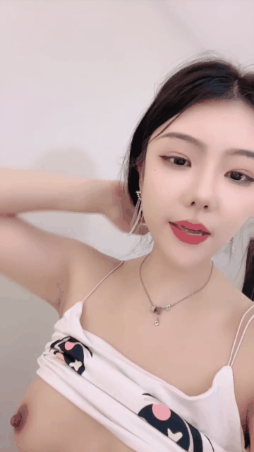 把男主服侍的好体贴 【小白兔】场面霸气 2女1男疯狂啪啪秀_start5213s_1s.gif.gif