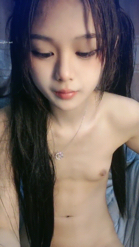 【小易的so啵啵】极品超嫩萝莉美少女！道具自慰_无套啪啪猛插射一身_2_p40_compressed.gif